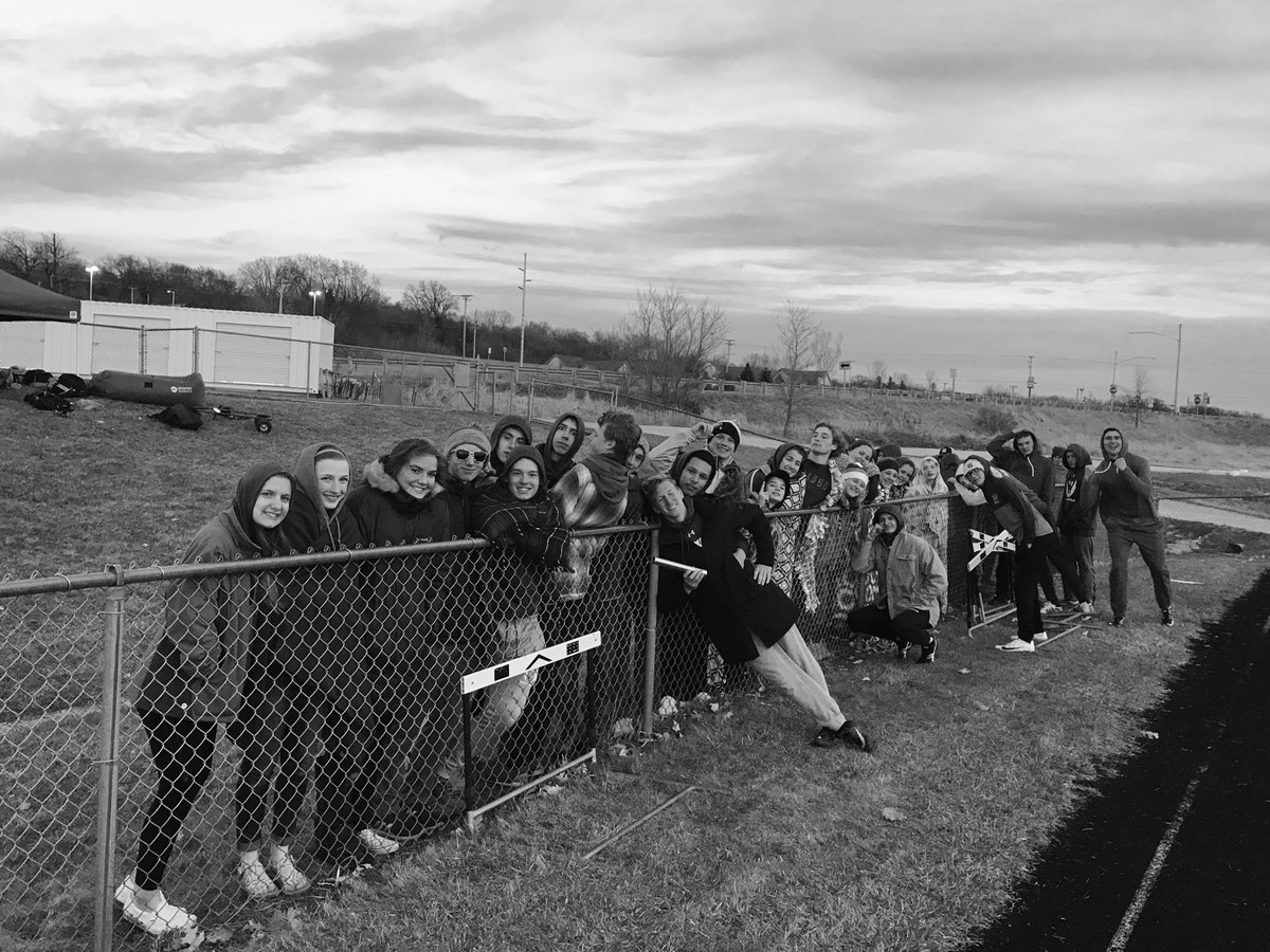 SJaegerM's tweet photo. Proud of this TEAM tonight! On a cold night when many others left, these great athletes stayed to cheer on their peers! Selfless, humble, faithful #wlavikingstrack https://t.co/fxo5yv1l6w