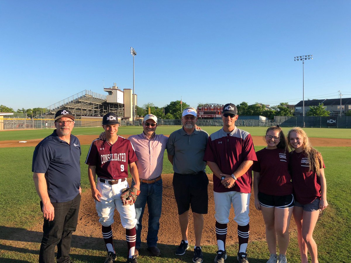 tobysledge24's tweet photo. @Badger_Meter was in @CityofCS this evening to support @ConsolBaseball.  

Special thanks to Frank Fenton and Mark Leveille for making the long trip to support the Tigers.  

#smartwater #badgermeter #collegestation https://t.co/O7aCVTZrPI