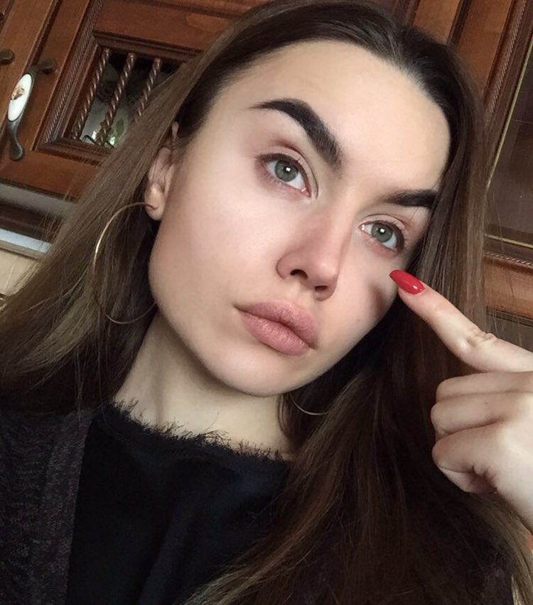 я живу с этим лицом