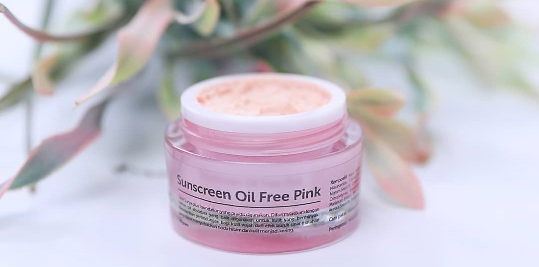 Sunscreen Oil Free Pink.
Merupakan Tabir Surya plus foundation yang praktis digunakan. Diformulasikan dengan bahan oil absorber yang baik digunakan untuk kulit yang cenderung berminyak. Memberikan perlindungan bagi kulit wajah dari efek buruk sinar matahari #mdglowing #kulitsehat