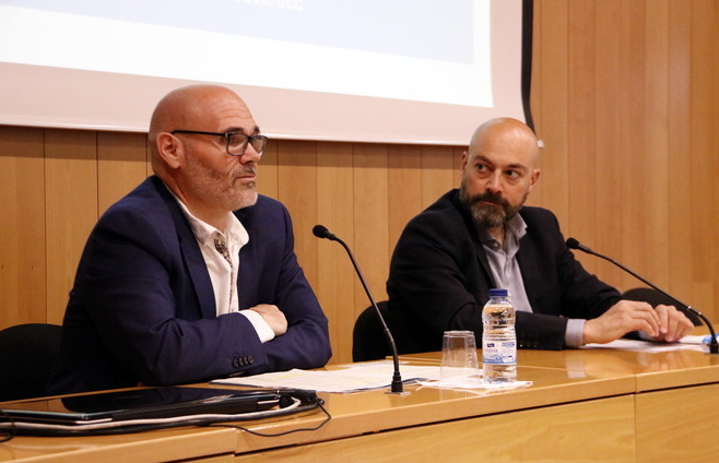 UDivulga's tweet photo. Saül Gordillo, director de @CatalunyaRadio i Mitjans Digitals de la @CCMA_cat, i Javier Muniáin, gerent de Màrqueting i Empreses a Catalunya de @Telefonica , van ser ahir a la inauguració de la 15a edició de la @eweekvic de la @uvic_ucc https://t.co/maPK64HJGZ https://t.co/G9y35esAeW