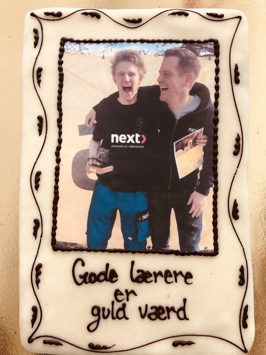 BundesenTanja's tweet photo. Gode lærere er guld værd 🥇Vi fejrer vores gode undervisere som har været med til at sikre medalje til #DMiSkills2019 #industritekniker #fagligstolhed #nextkbh #eud #uddpol https://t.co/nLU0Pui8lF