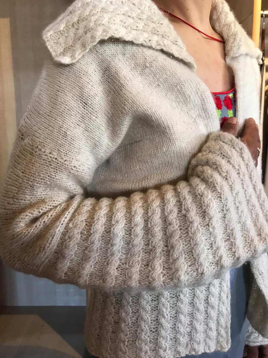 loomsofladakh's tweet image. #whomademyclothes 
Will disclose the artists soon! Find more designer knitwears at Looms of Ladakh Women Cooperative, First Floor, Tourist Information Centre, near Leh Main Market
#sheepwool #desiwool #wool #handknit #knitwear #ladakh #loomsofladakh #coop