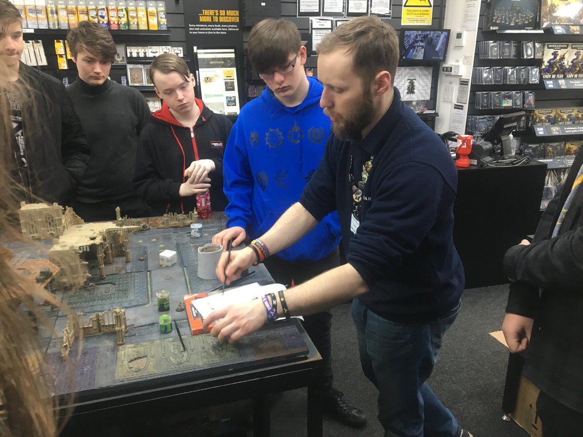 chryston40k's tweet photo. A fantastic time had by all at the Warhammer visit yesterday! A huge twelve-way battle⚒, followed by a great painting tutorial by Stewart. 🎨 https://t.co/zDsoLalr3w