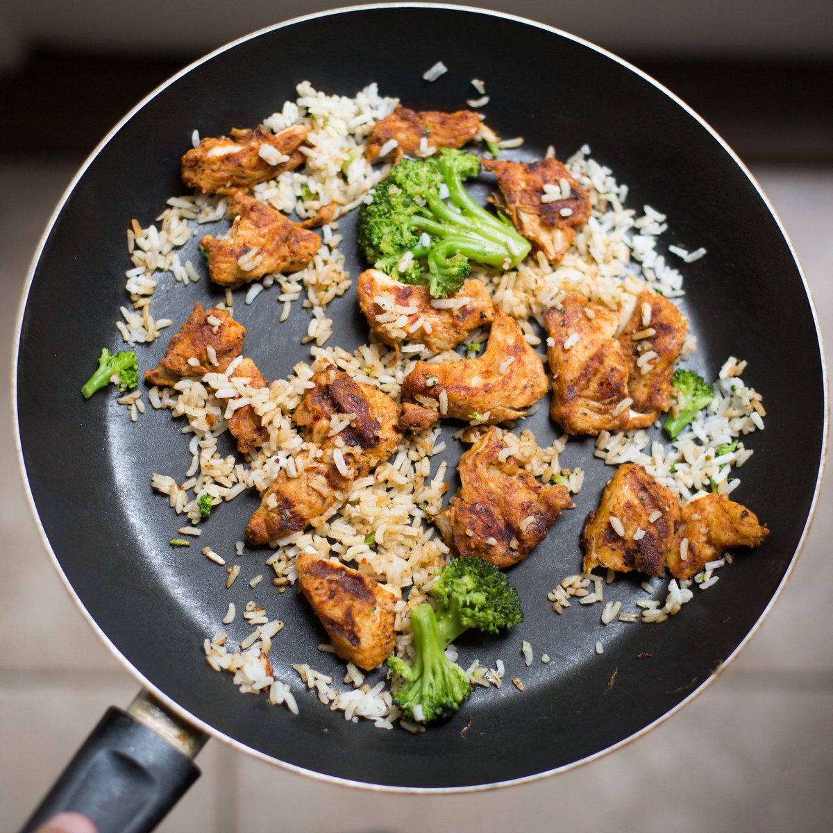 hub_protein's tweet photo. broccoli and fried chicken with rice. with https://t.co/R5dXlF4kVF
#fitnesslover #fitnessmotivation #fiber #fitness #fit #fitlunch #energybooster #homemade #fitfam #food #lunch #lunchtime #highprotein #proteinluch #healthy #healthylifestyle #protein #chicken #Broccoli #rice https://t.co/3emKknrSfl