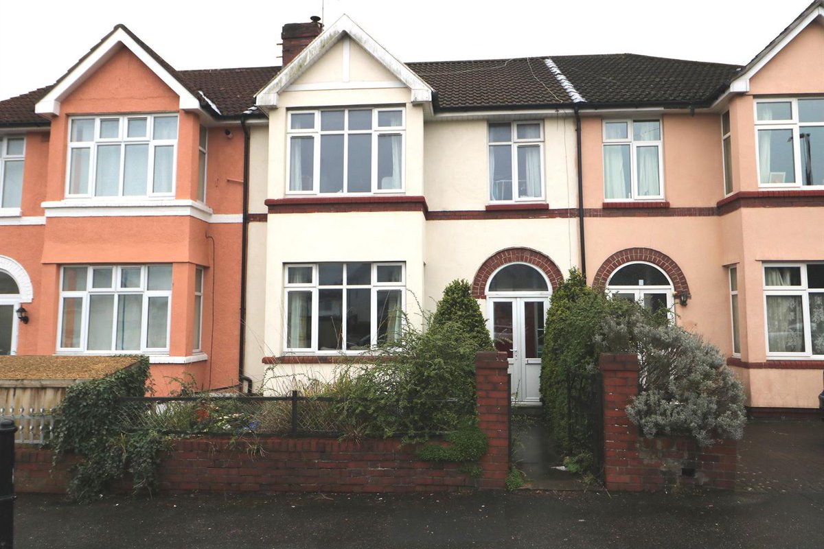 FishpondsHaart's tweet photo. Four bedroom mid terraced Victorian Property located in Eastville close to all local amenities and in great catchment for local schools including Fairfield High school
https://t.co/p4nRBAsKLt https://t.co/aItQts43Uo