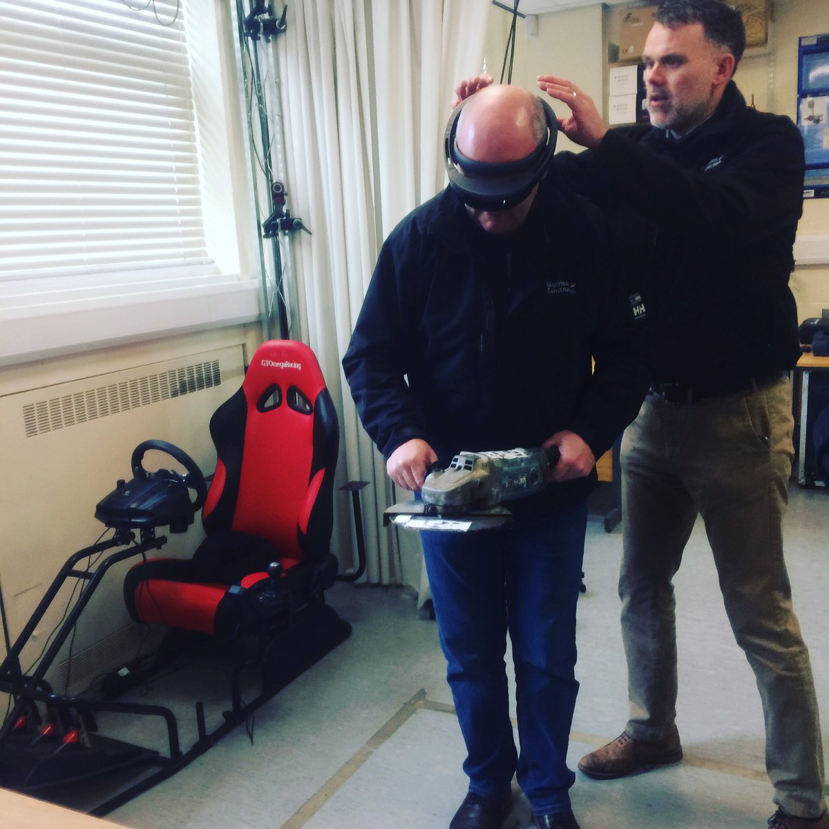 st27one10's tweet image. On train with @tlimuk @stharper1 enroute to present and demo#TVET @BeaconingEU @sarnab75 @dmorrisonedu #innovation #cyberphysical #AR