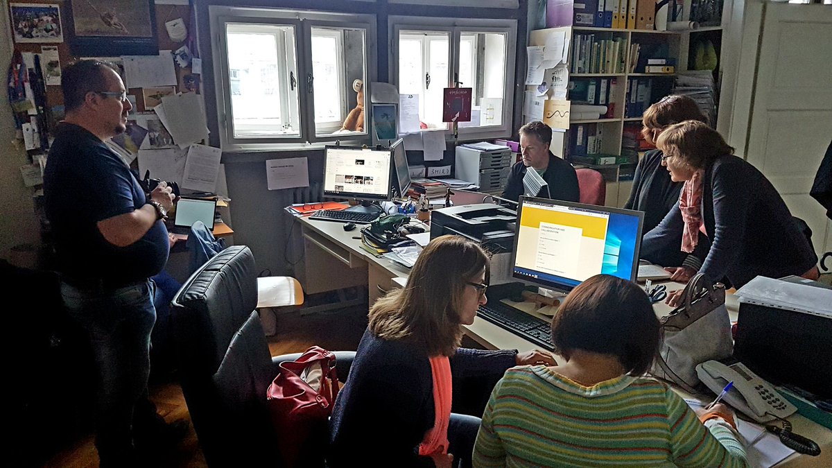pvauchez's tweet photo. Après une journée de découverte d'un site natura 2000 hier, aujourd'hui, élèves et professeurs en activités intenses pour l'élaboration du bilan de l'échange #ErasmusPlus #simulonu #pss https://t.co/04xeRprGuI