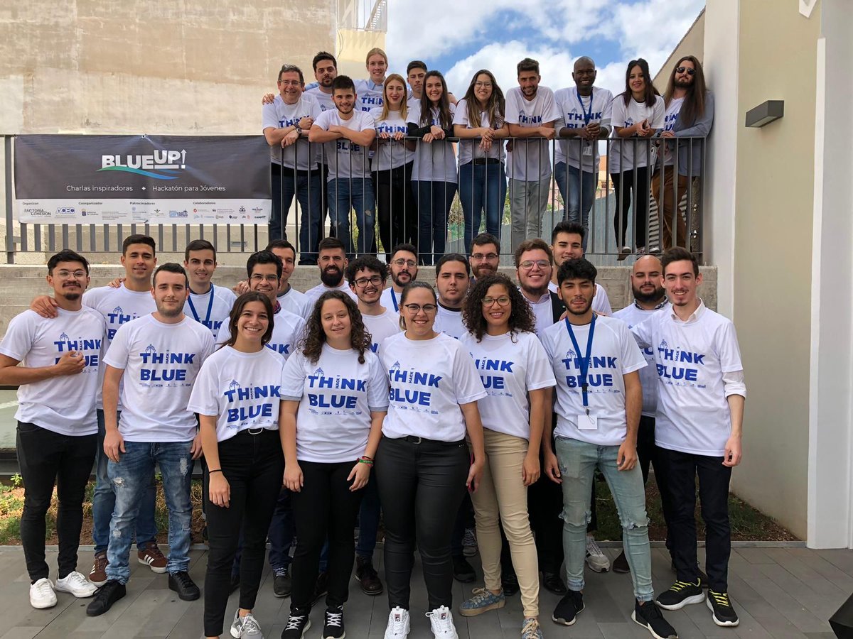 Tuvity_cc's tweet photo. Conoce la experiencia de este fin de semana en el evento #HackUp 🚀 organizado por @campup_  y @FACOCIP han reunido a 30 jóvenes para generar 5 ideas innovadoras 💡que ayuden a la #economiaazul
📰: https://t.co/V59klt5Cjh
@fg_ull @ULL @SocDesarrollo @santacruz_ayto @agenciaiisi https://t.co/wbUUY40UTF