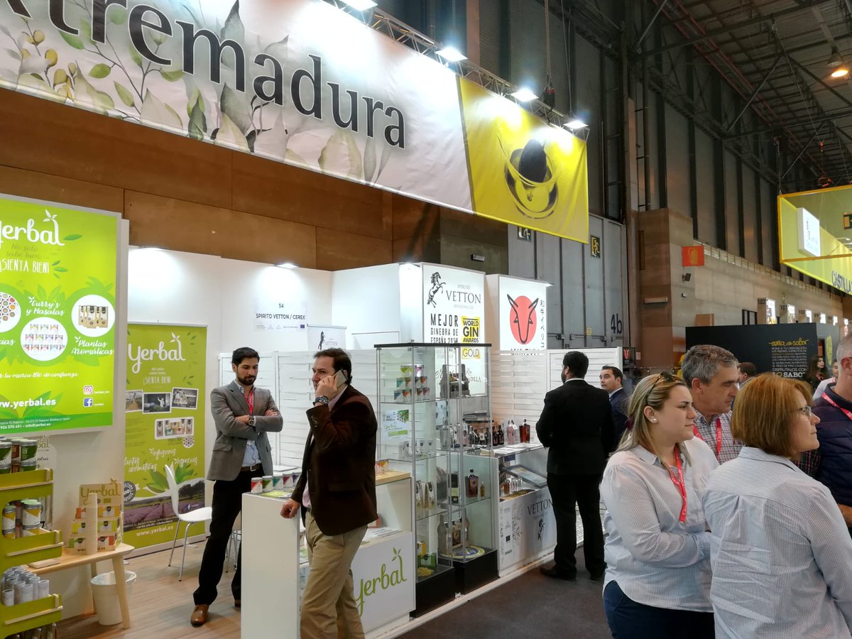 .@SalonGourmets <a href="/AceitesClemen/">Aceites Clemen</a> <a href="/ACVJSocial/">Agrup.CopValle Jerte</a> <a href="/BodegasRomale/">Bodegas Romale</a> <a href="/Valdeorite/">Valdeorite</a> <a href="/JamonySalud/">Jamon y Salud</a> <a href="/pagobalancines/">Pago los Balancines</a> <a href="/fullmoonpago/">Pago de los Baldíos de San Carlos</a> <a href="/SANMER/">Siam Sanmer</a>, Marqués de Valdueza, Yerbal, <a href="/TerneradeEx/">TerneradeExtremadura</a> <a href="/igpcorderex/">IGP Corderex</a> <a href="/QuesosdelCasar/">QUESOS DEL CASAR S.L</a>, Pambiótica, <a href="/MolinodeZafra/">MolinodeZafra</a> Huertas Selección, Cesma S.L, OleumViejo <a href="/EspeciasdelSol/">Especias del Sol</a>...