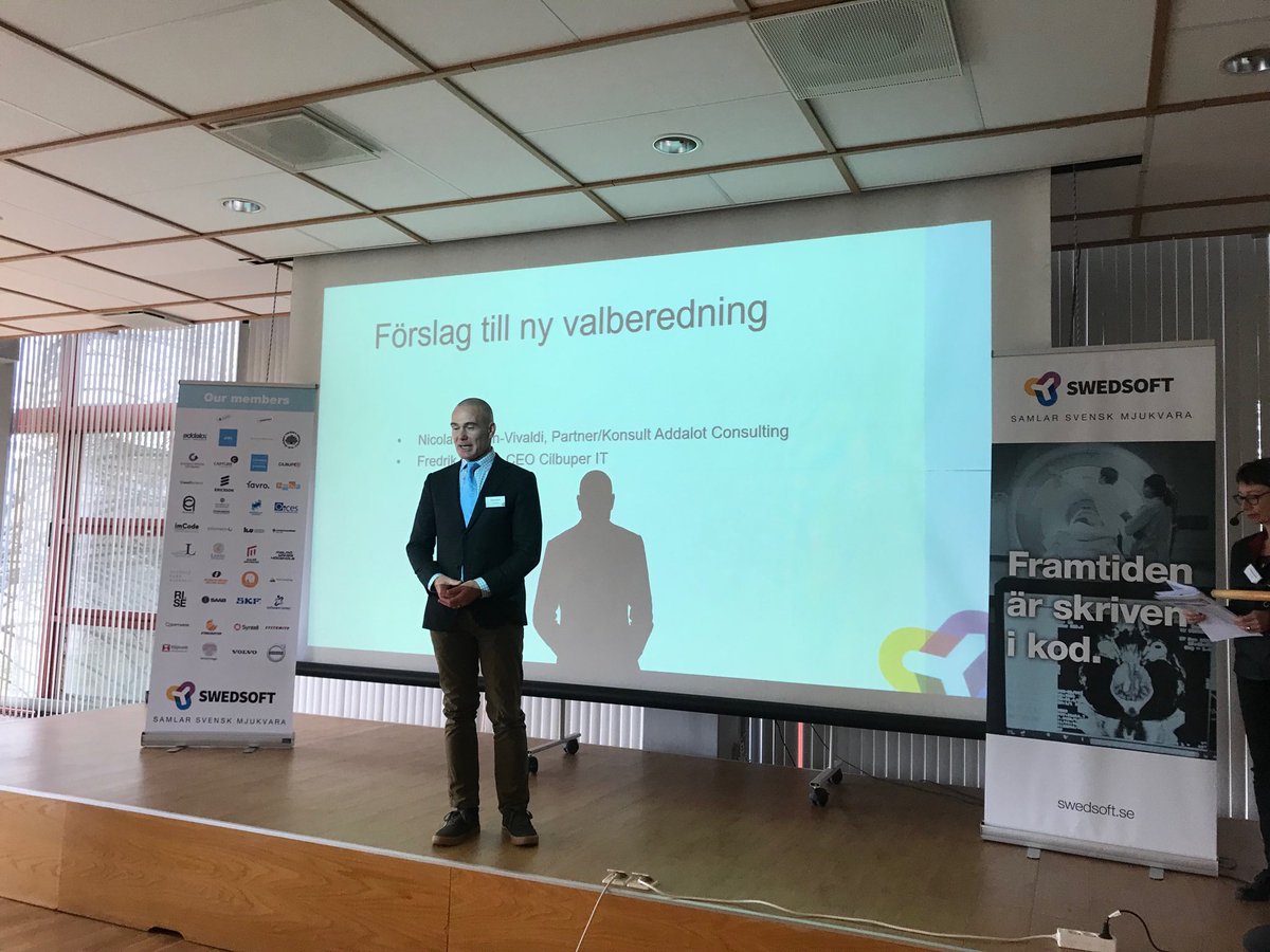 Swedsoft's tweet photo. Swedsoft nya ordförande Richard Bunk (⁦@combitech⁩ &amp; ⁦@HogskolanHstd⁩) presenterar sig! https://t.co/1c8IjhvKIX