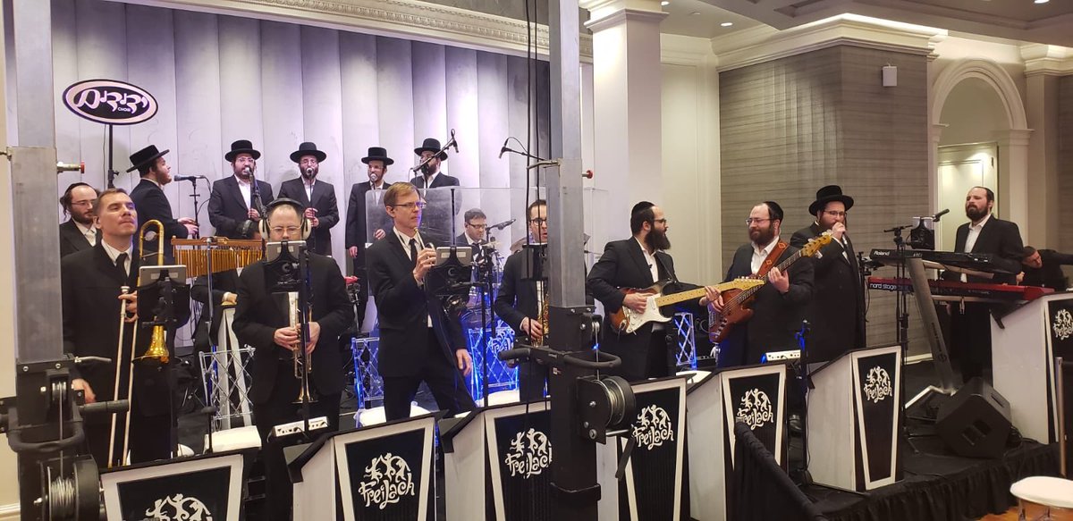 #wedding in #boropark with <a href="/DaskalShloime/">Shloime Daskal</a> #music by <a href="/TheFreilachBand/">Freilach Band</a>  #awesomeperformance