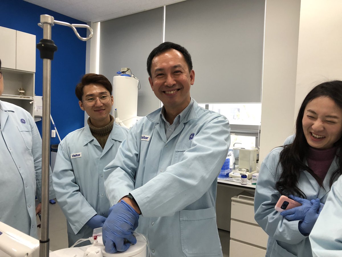 jmacpher's tweet image. #CELLT1 with Eric learning Sepax C-Pro#@GE_LifeSciences #Fasttrak #Korea