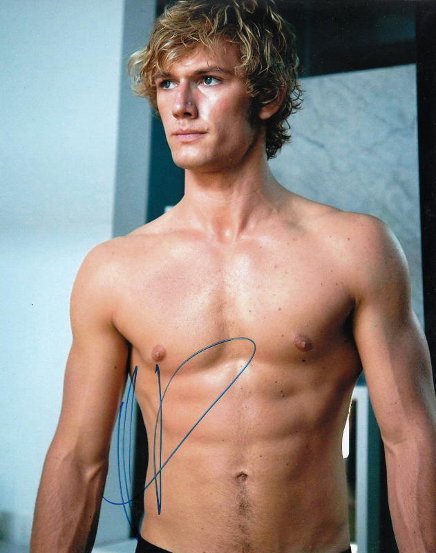 Happy Birthday, Alex Pettyfer!   