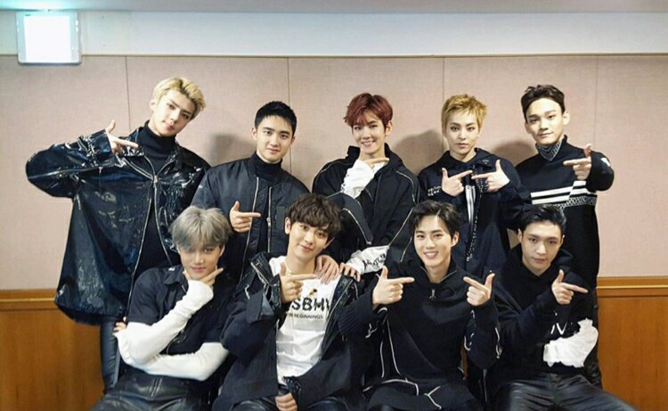 vivirthelper's tweet photo. @jacvillafuerte @jbiancaaaaa @weareoneEXO #7YearsWithEXO https://t.co/nWwYoJfkgt