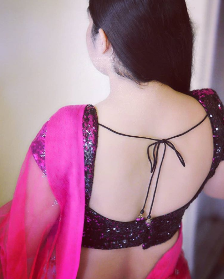 Rohit_swag's tweet photo. #Sareee #sareeswag #sareelove #Back #backless #blousesblanches #Blouse #HotBack #Sexyback #curvyback #tightback #woman #Hot #Lovely #HotFigure #figures https://t.co/d2jpsHWaAC