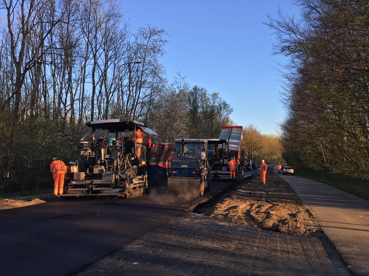 FlevoWegen's tweet photo. Ook aan de #Repelweg lopen de werkzaamheden nog steeds op schema #kraggenburg #noordoostpolder @KWSInfraZwolle https://t.co/o1nJ6onVB0