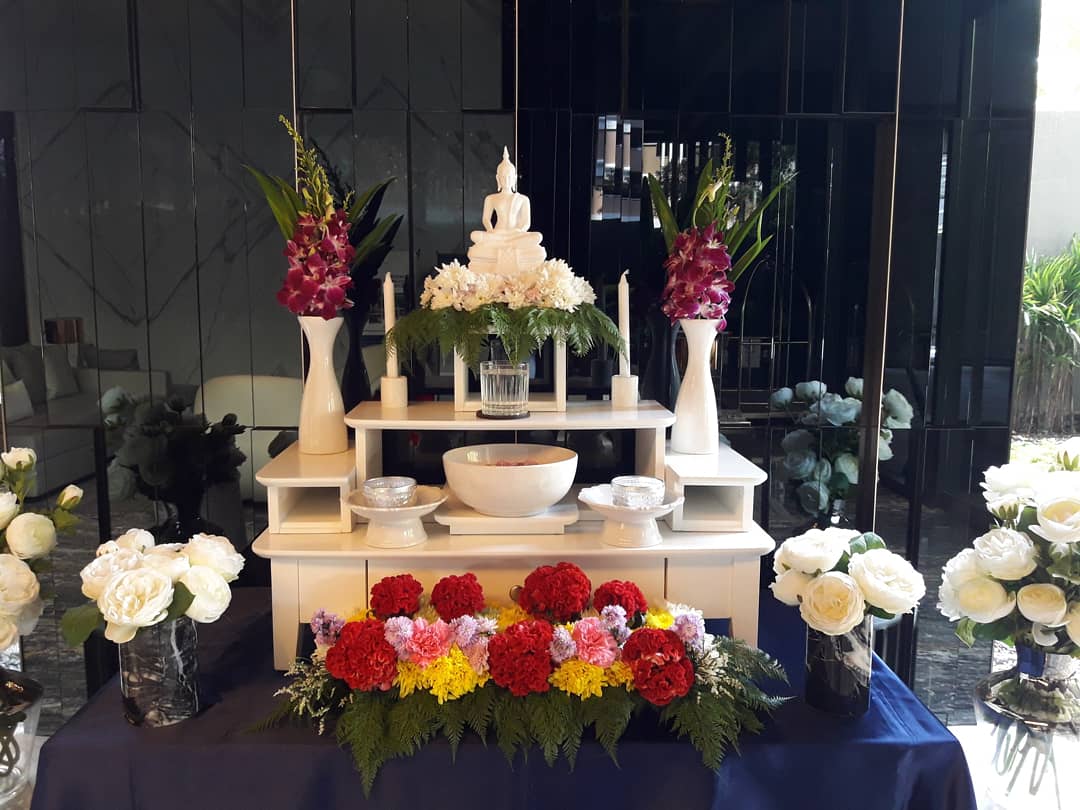 joyza12's tweet photo. The Management would like to welcome all residents to sprinkle water onto Buddha images at the lobby area fortune and prosperity during 10-17 April 2019 

#thelineratchathewi #plusproperty #plusmanagement https://t.co/pyMS1ogfaZ