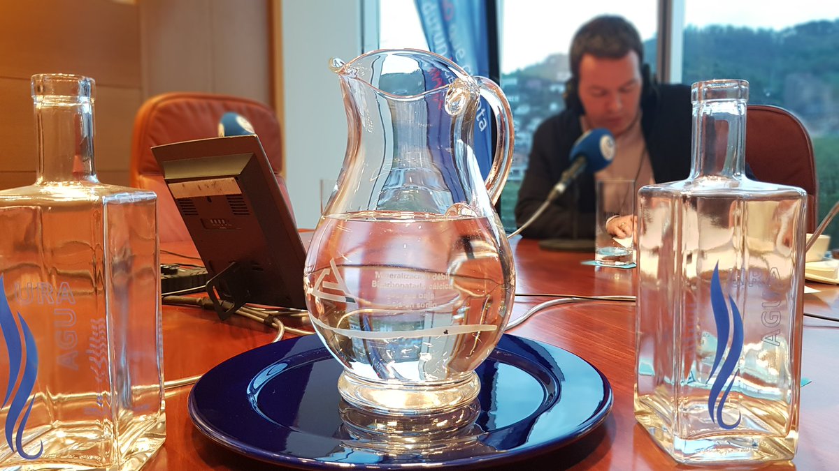 ondavasca's tweet photo. Ya estamos en el aire desde el Consorcio de Aguas Bilbao bizkaia. Programacion especial esta mañana en @EuskadiHoy con @txemagutierrez hasta las 11:00 en @ondavasca https://t.co/DdQALeJoeJ
