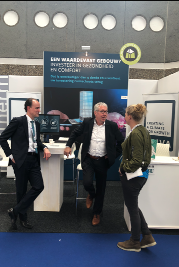 PrivaBuilding's tweet photo. Vandaag dag twee van @BuildingHolland. Onze collega's staan weer klaar om u alles over slimme gebouwen te vertellen. #betterworking https://t.co/zKMBEOvigy