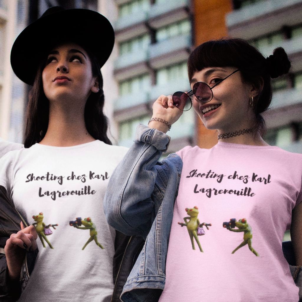 DesignLoma's tweet photo. 🐸 Bonjour!
Et voici le pénultième modèle de la collection.
Aujourd'hui on a choisi de rendre hommage à cette Icone de la mode, Karl Lagarfeld en lui dédicaçant le footing de notre petite grenouille.
Dispo ici: https://t.co/kQg3rjIbVA
#shooting #grenouille #mode #KarlLagerfeld https://t.co/5slwaiFzzk
