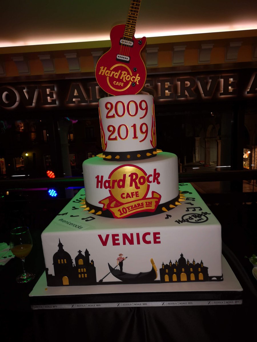 monicacesarato's tweet photo. Celebrating another birthday - I am in good company this year!
Hard Rock Cafe in Venice - 10 years in the Lagoon City!
#hrcvenice #hardrockcafe #lifeofafoodblogger #365daysof50 #hrcvenice10years #venice #happybirthday 

@hrcvenice https://t.co/XMm1V1jrFL