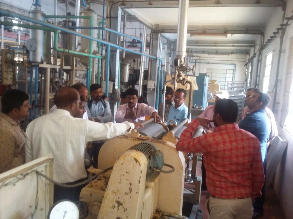 DFmicroentp's tweet image. @csircftri Entrepreneurs visit to Central Food Technological Research Institute in understanding the advanced food related technological services...28 entrepreneurs attended &amp;amp; were a part of this visit...
@NavodyamiOrg 
#industrialvisits
#mysuru
#foodprocessingtechnology