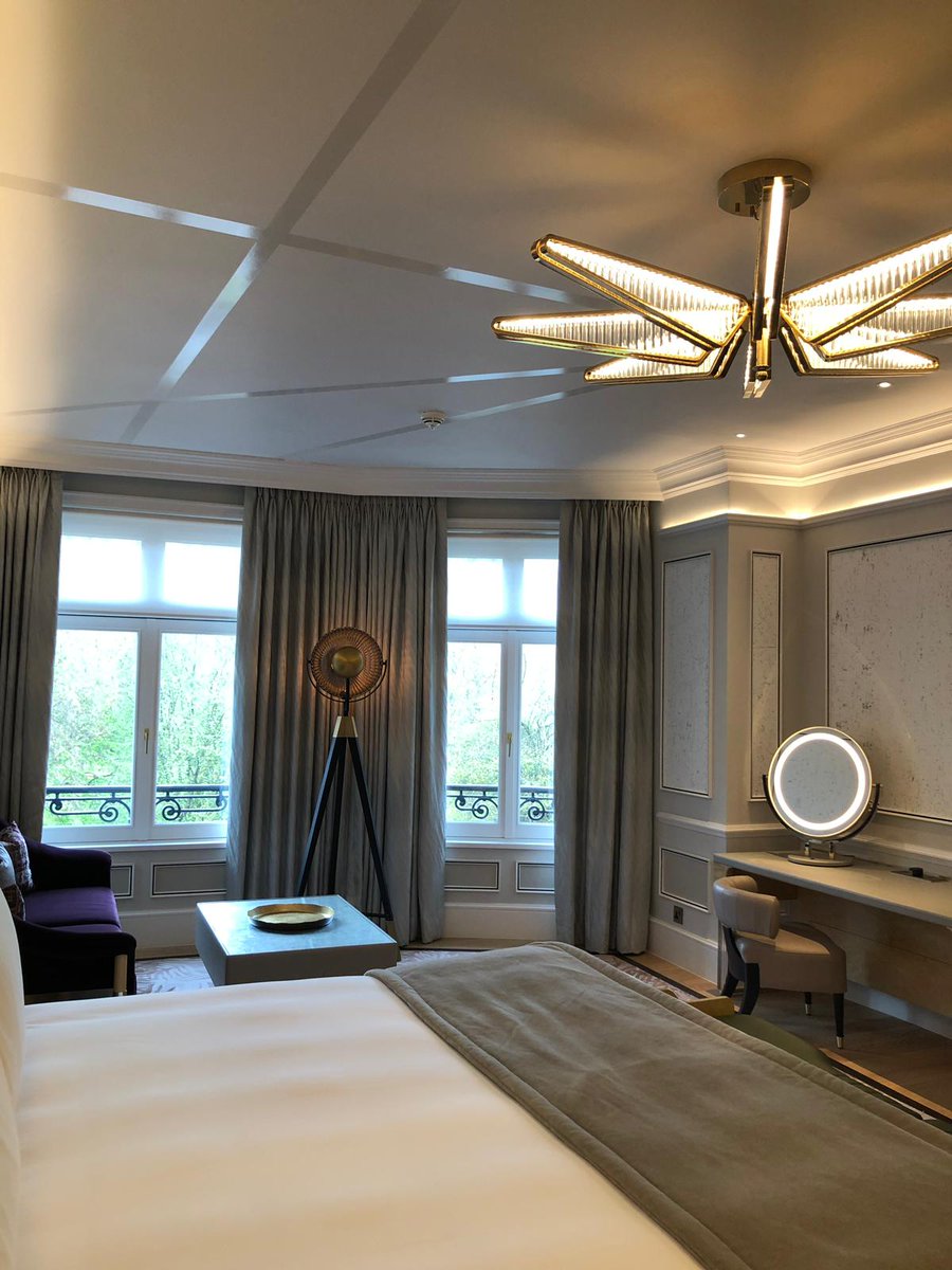 360PrivateTrvl's tweet photo. Afternoon tea at the Mandarin Oriental Hyde Park yesterday to view its gorgeous new rooms after the terrible fire last year. Opening later this month, all the rooms are fantastic and even the standard rooms are palatial #MandarinOriental https://t.co/NvM3oP39AW