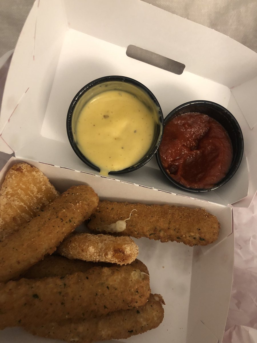 emyoohooo's tweet photo. @sheetz my app sampler lacked my buffalo chicken.... #sad https://t.co/lsCLMLsqle