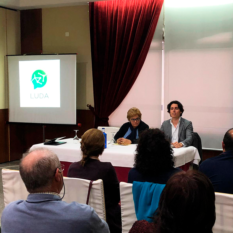 ludafarma's tweet photo. ¡Gran éxito de la presentación de LUDAFARMA en Plasencia!👏🏻👏🏻👏🏻
Más de 25 asistentes aprendieron en directo el funcionamiento de Luda.
☺¡Gracias por vuestra participación!☺
#LudaFarma #Luda #EventoPlasencia #Apefc #EventosLudaAbril https://t.co/QfUK0MRnkJ