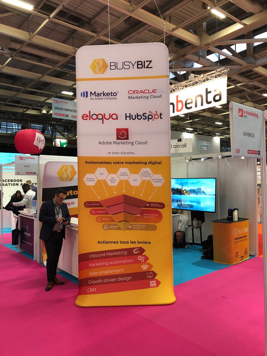 Pierre_A's tweet photo. #Concours gagne une place pour @WakeupDay #Lyon le 21 mai : RT + vient en G32 sur le stand BuzyBiz faire un selfie avec moi et tweet le ! Tirage au soir ce soir. #EMKTP2019 https://t.co/QjZMWrrT1s