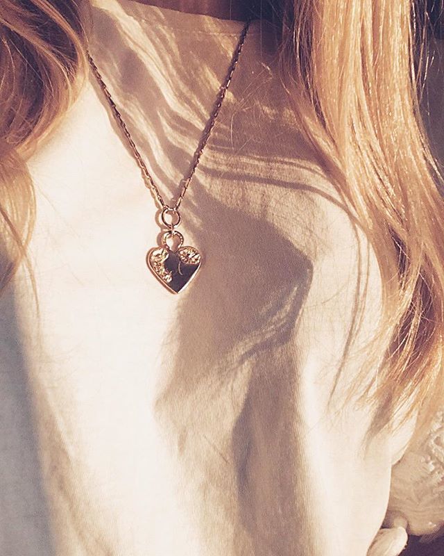 We love Jewellery that marks special moments in time and speaks about the people that have gifted it to us and when and why. It’s these pieces of jewellery that shall be cherished forever! Here’s our gorgeous team member <a href="/amber_mg/">Amber</a> enjoying a very beautif… bit.ly/2UtXQ0E