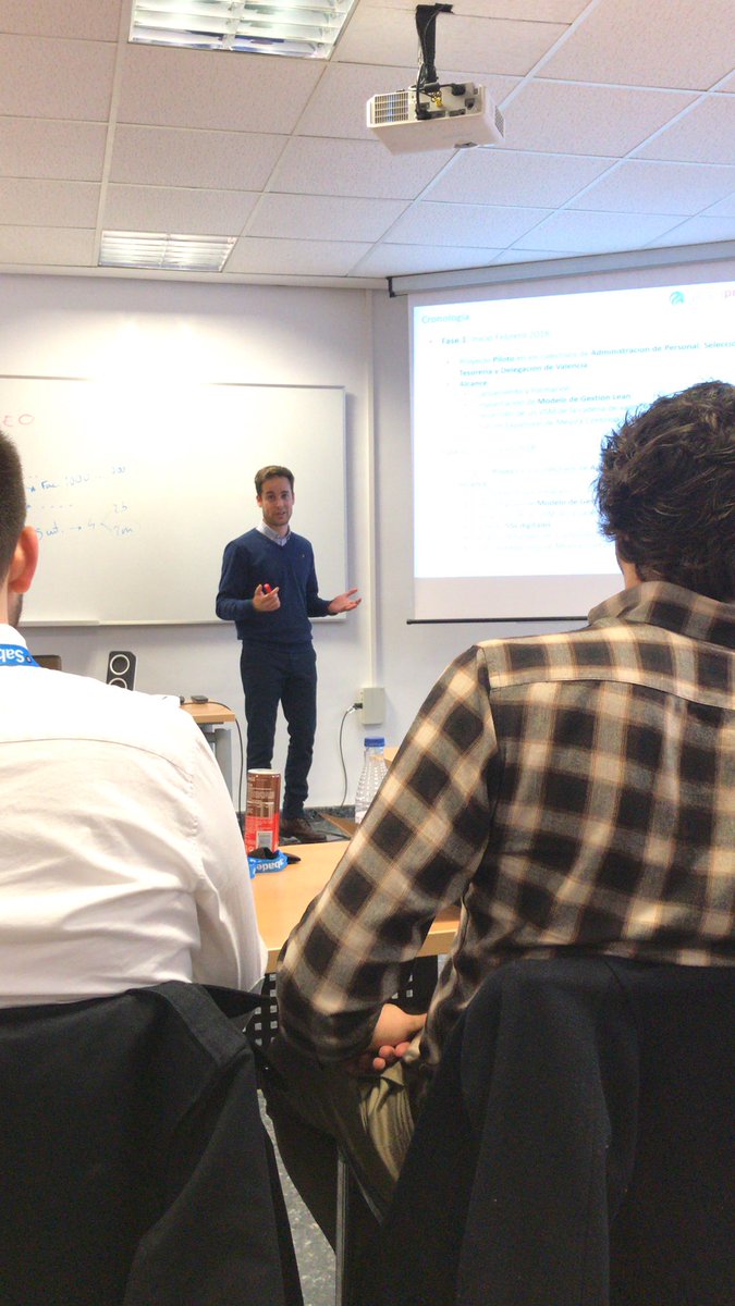 Siempre aprendiendo <a href="/UVEmpren_/">UVemprén</a>