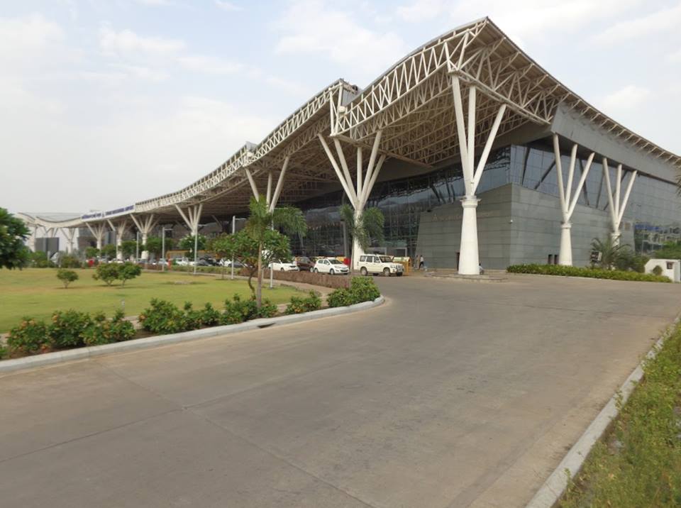 RaipurMeriJaan's tweet photo. Some beautiful images of Swami Vivekananda Airport, Raipur.
#KnowRaipur
follow us on Instagram :-https://t.co/Rzw6zDoie0
#Airport #Raipur #MorRaipur #Chhattisgarh @RaipurMeriJaan #WednesdayWisdom https://t.co/KIP2EZKSKJ