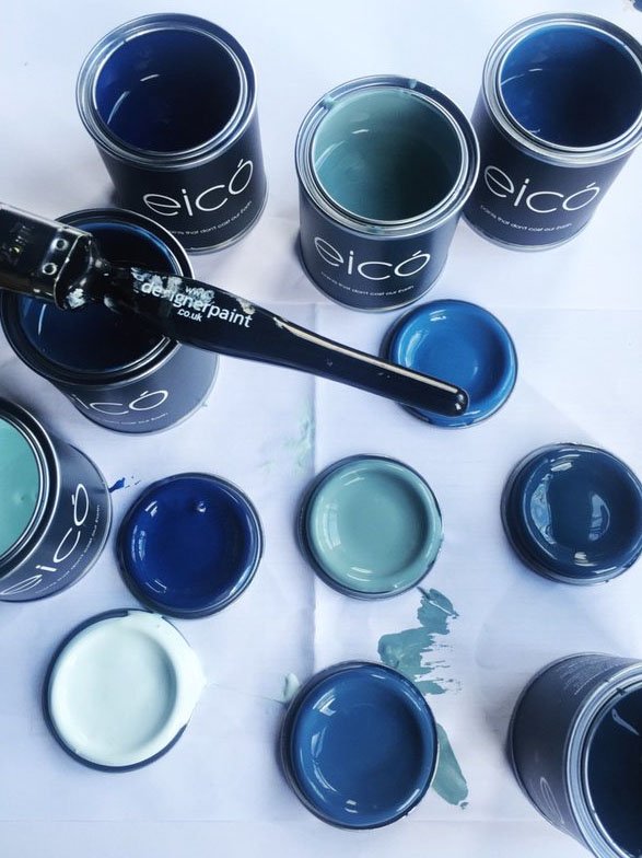 eicopaintsCo's tweet photo. Fresh, clean &amp; bright. Why we love a bold blue against white...
Pick your perfect #paint combo from our FREE colour card! #eco #home #decor
Image: @homesandgardens https://t.co/9QQfNp4ftX