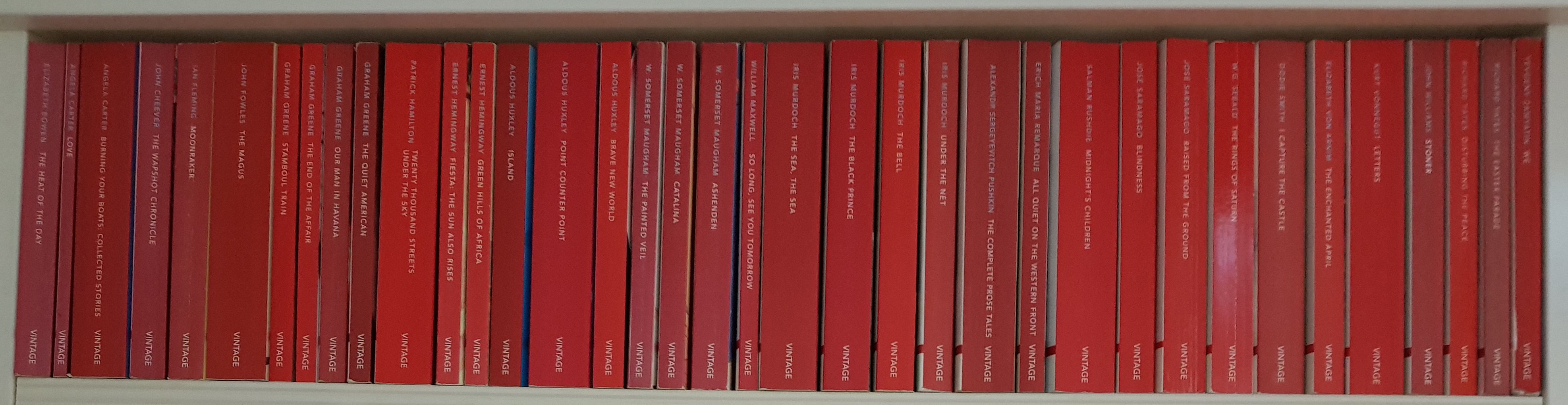 Nuværende Assassin Jernbanestation Vintage Books on Twitter: "Lovely red spines from @samaroffical on  instagram. Does anyone else have a red spine collection lined up  beautifully like this? #VintageInTheWild https://t.co/HhFXeGtiNN" / Twitter