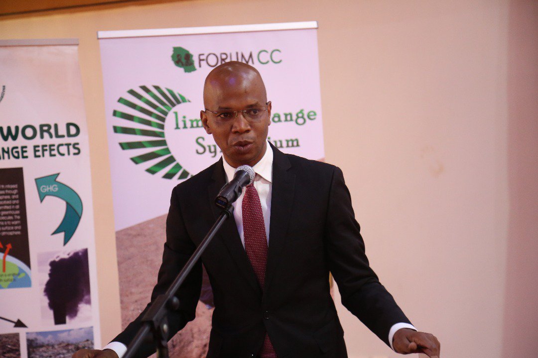 vuka_tz's tweet photo. Waziri wa Nchi ofisi ya Makamu wa Rais mazingira na Muungano.@JMakamba“Kwenye baadhi ya nchi Mabadiliko ya tabia ya nchi yametangazwa kama usalama wa nchi. Nasi kama nchi ipo haja ya kuonesha kuwa changamoto zinaweza kuwa kubwa”.
#ClimateSymposium
@OxfamTz https://t.co/xkR6zl75kv