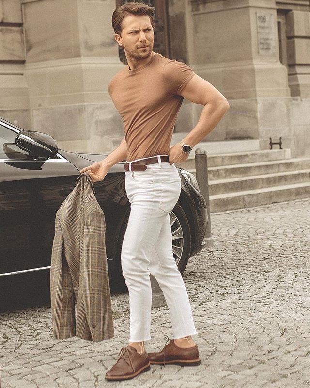 bm_amine94's tweet photo. What do you think of this outfit 😎 🔥
.
.
Pic By @malikarakurt
.
.
.
.
.
#menscasual #menscasualstyle 
#alpha__look #menfashionchannel #ootdmenstyle #casualmenswear #mensstreetstyle #menfashionposting #dailyfits #mensblog #mensfashiontips #gqinsider #mensfashiontrends #mensfa… https://t.co/Hx3BkJGpSp