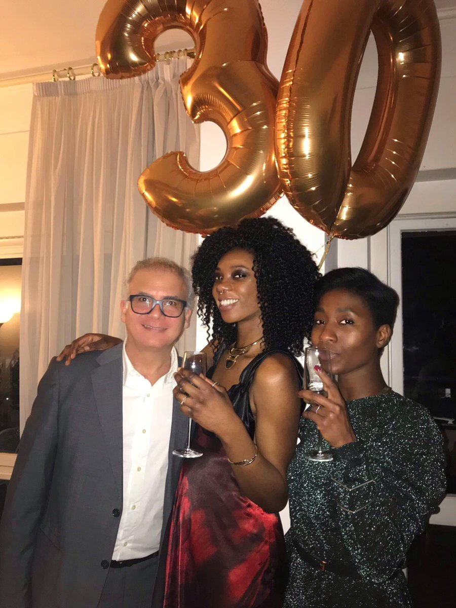 Myriam_Vivienne's tweet photo. Never felt so #BLESSED
Like, for real 💛THANK YOU💛
(Per il post lungo e smielato, passate sul mio IG😛)
#30anni #esotrenta #30enne #agingtoperfection #birthdaygirl #birthday #blackdontcrack #melaninmagic #myriamviviennemodel #blackmagic #blackgirlmagic #happybirthdaytome #loved https://t.co/njk0xCkdJe