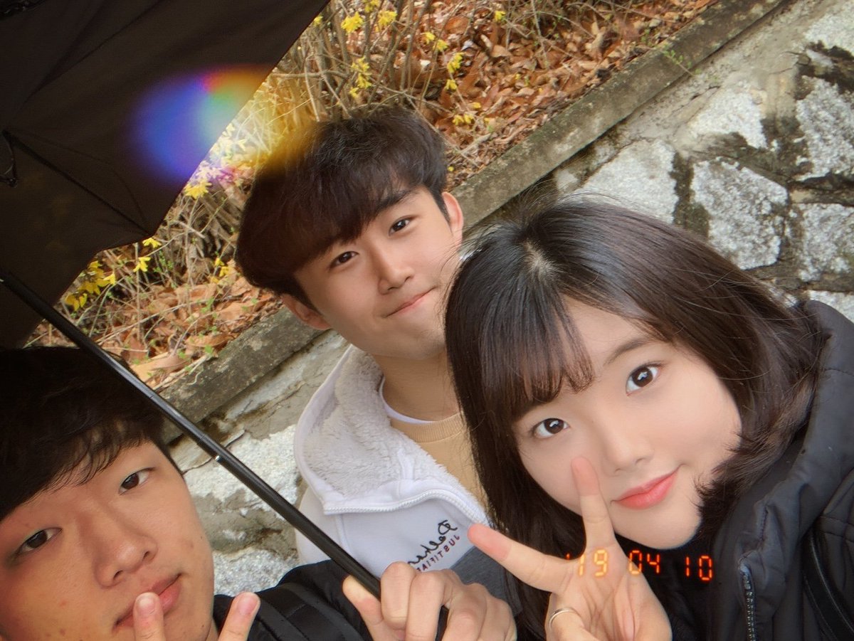 HyunwooPark12's tweet photo. #GBTWRITING #Spring #CherryBlossom
#Selfie Spring is coming👍 https://t.co/Ia7FZLEg2C