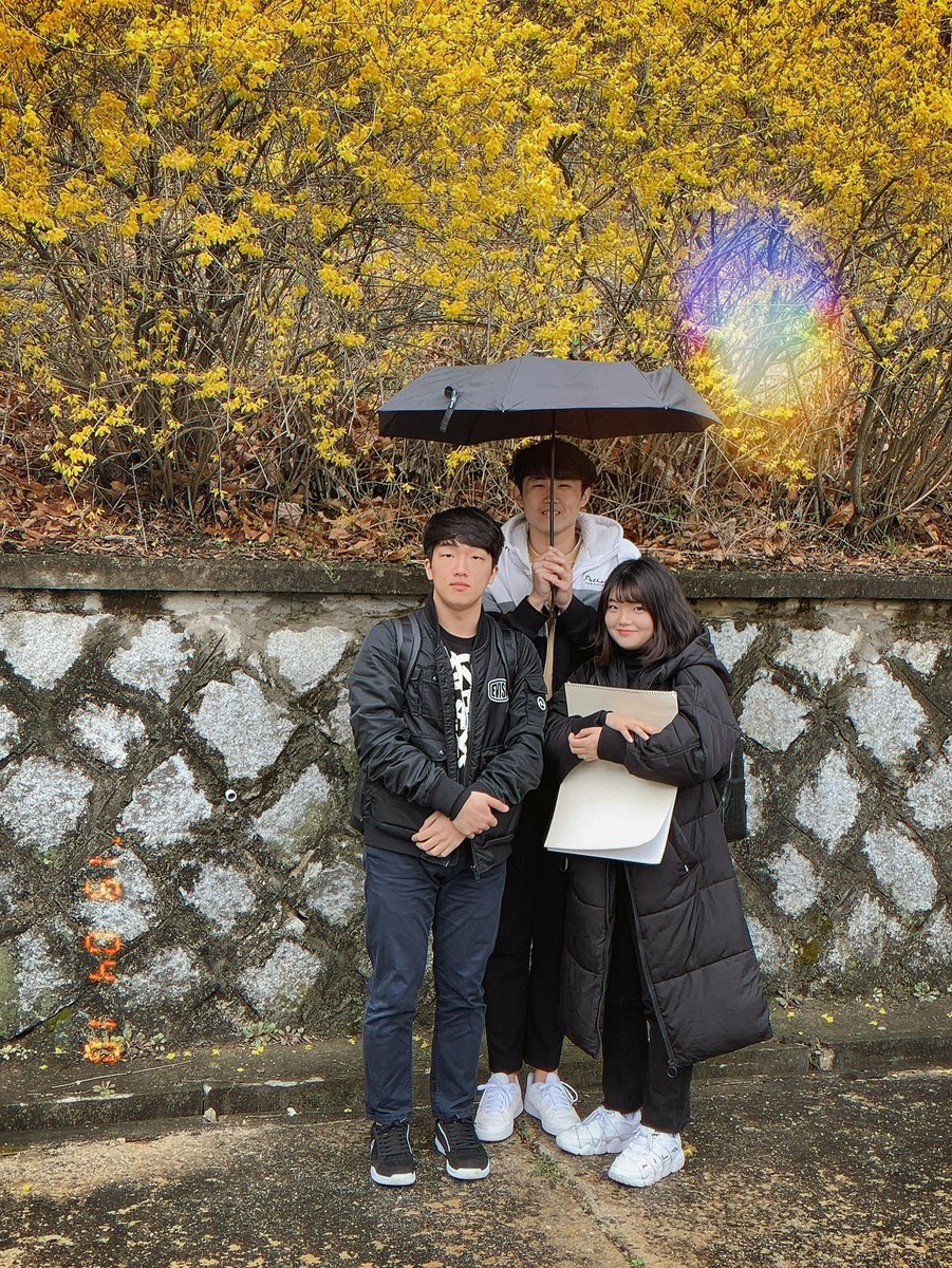HyunwooPark12's tweet photo. #GBTWRITING #Spring #CherryBlossom
#Selfie Spring is coming👍 https://t.co/Ia7FZLEg2C