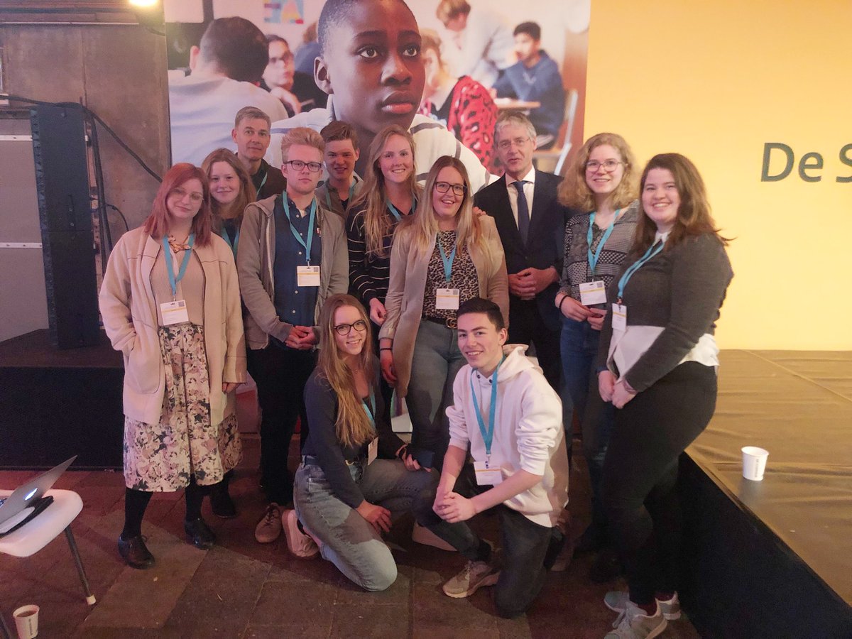 Vandaag met @TCWindesheim aanwezig bij de @staatonderwijs #teacherscollege we mochten al op de foto met <a href="/arieslob/">Arie Slob</a>