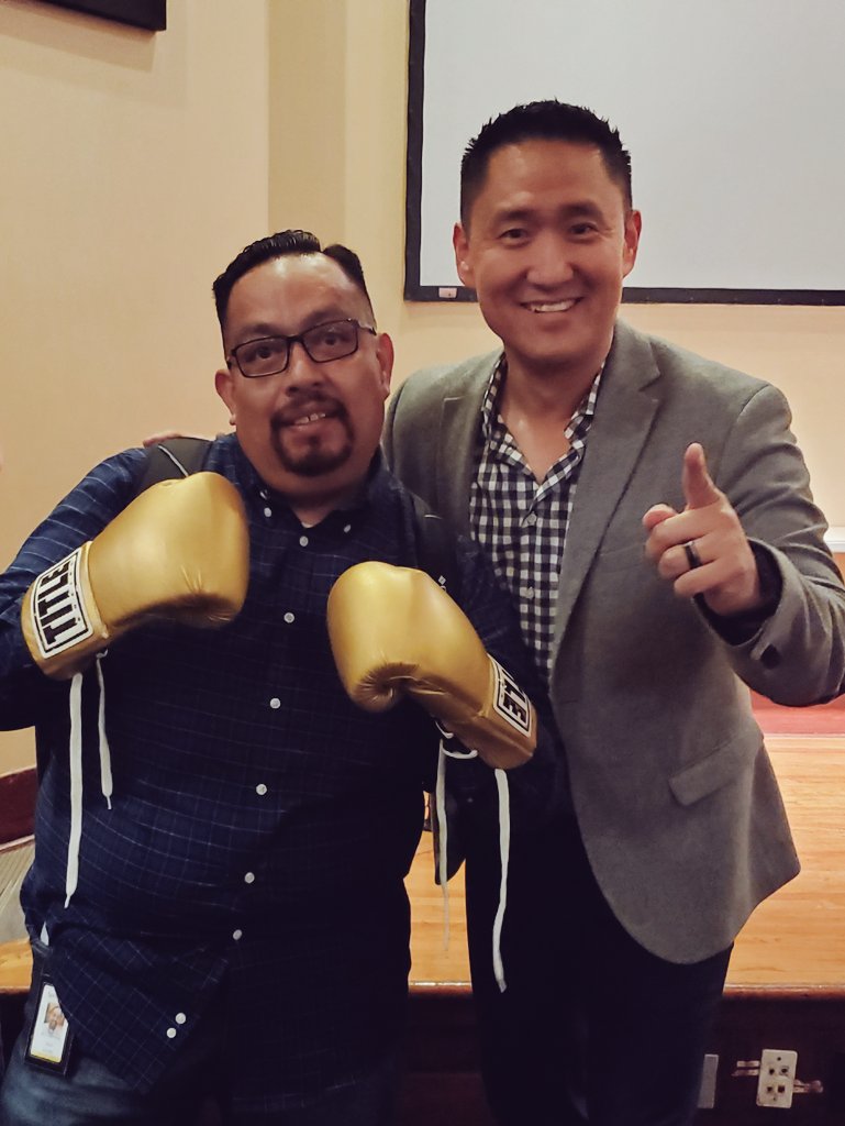 JamesLeeWW's tweet photo. #GoldenGloves & the #Godfather of #Bakersfield Saul Gomez. The first #AccountExecutive w/a clean sweep of awards: HSGA, ♾ Upsell, #CustomerExperience, #ServiceRevenue, #PSA, and TOTAL COMPOSITE! #WeAreNW
FOLLOW HIM if you want to win in sales:
@darthsaul77 https://t.co/tJcTWAH4jQ