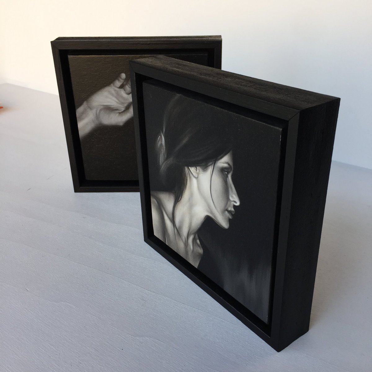 TizianaSeveriA's tweet photo. Cornici su misura per opere d'arte.("Anime #3 opera di Cetti Tumminia)#cornici #interiordesign #complementidarredo #nero #cornice https://t.co/EFaANR0lQD