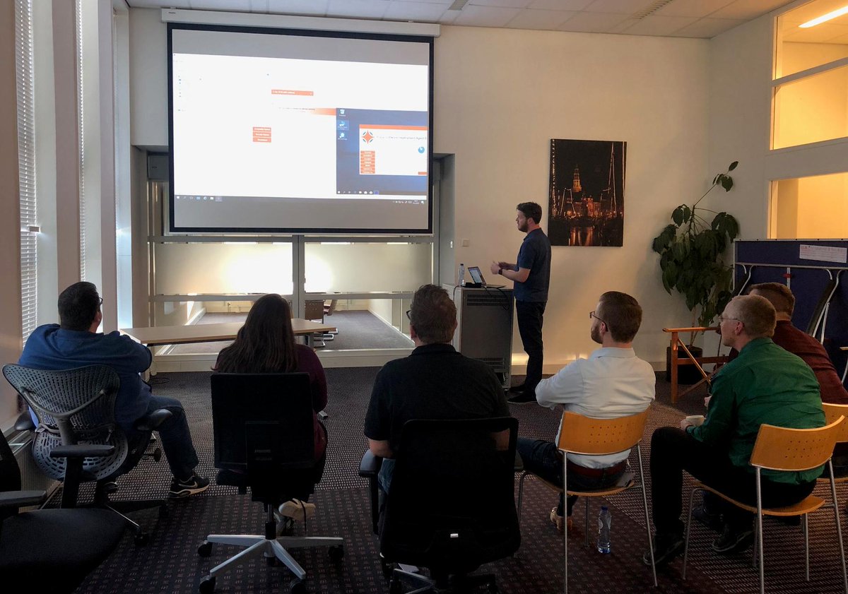 ilionx's tweet image. Onder het genot van pizza 🍕 hebben Kees Hoving en Dereck Breuning van @provolve ons afgelopen maandag in Groningen weer helemaal bijgepraat over de nieuwste features van #EasySoftwareDeployment 6.0. Onder het mom: altijd blijven leren! Mannen, bedankt! #geslaagdeavond #it