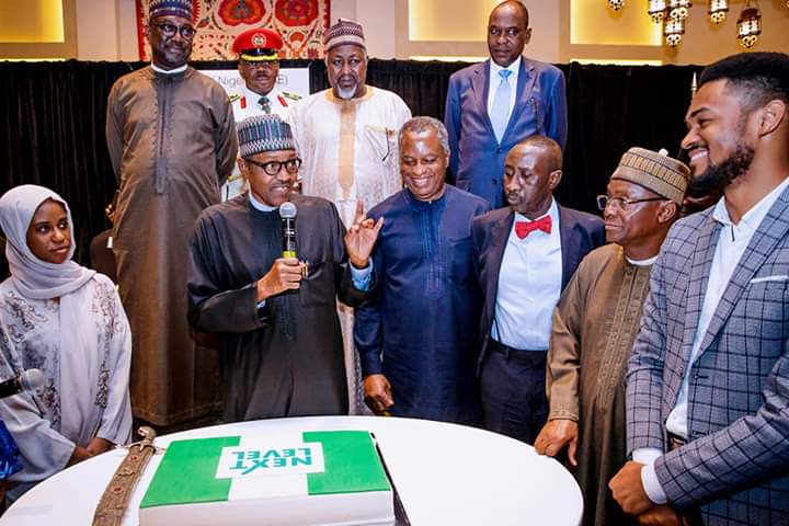 CovenantTinubu's tweet image. President Buhari meets with Select Nigerians in Dubai, departs Dubai and Arrives Abuja on 9th April 2019.

Welcome Mr President. 

#NextLevelConfirmed