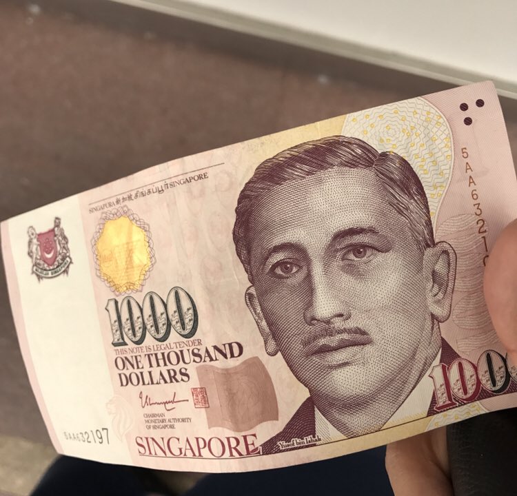 ダイ 日本は紙幣の話題で持ちきり 違った形で便乗 シンガポールのお札 10ドル以下のお札はプラスチック製です 透けているのがわかるかと 使う頻度がすごく高く へたらないようにするためと思ってる その代わりうまく折れない また 一度だけ1000 ダイ 日本は紙幣の話題で持ちきり 違った形で便乗 シンガポールのお札 10ドル以下のお札はプラスチック製です 透けているのがわかるかと 使う頻度がすごく高く へたらないようにするためと思ってる その代わりうまく折れない また 一度だけ1000