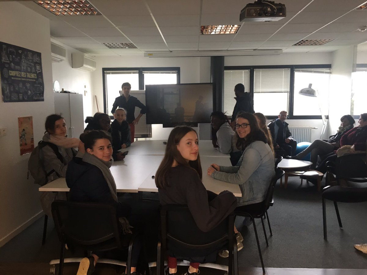 ilikeitnum's tweet image. Merci @MicropoleNantes d’accueillir les stagiaires #GirlsRCoding pour une visite des lieux et une présentation des #métiers de l’agence 🥳🥳
