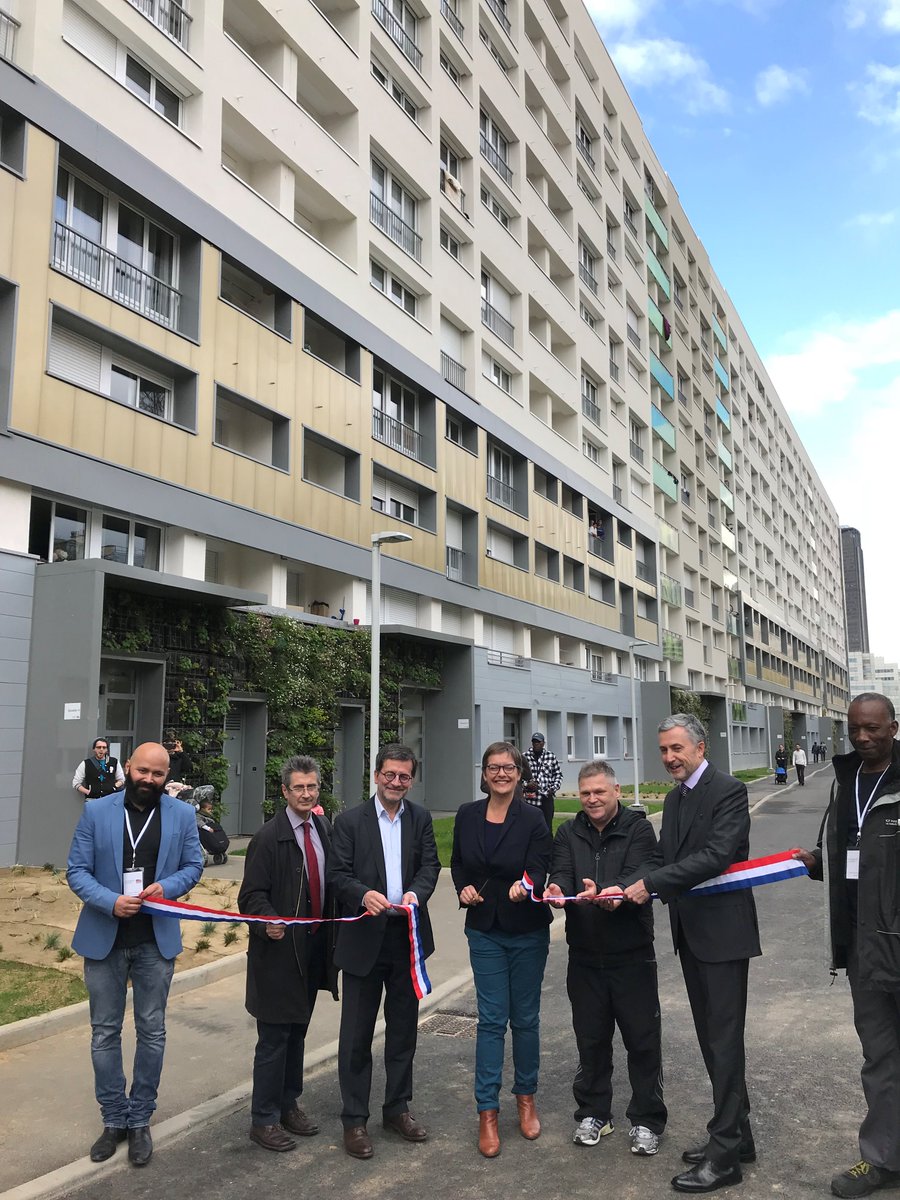 icfhabitat's tweet photo. C'était hier rue de Gergovie dans le 14ème à @Paris : #ICFLaSablière dévoilait la
réhabilitation d'envergure d'une résidence de 303 #logementssociaux en présence de #CarinePetit, Maire de #Paris14, @BenoitQuignon DG de @SNCFimmobilier , @PatrickJeanselme et @jeanlucvidon https://t.co/K6MYkmEyCw