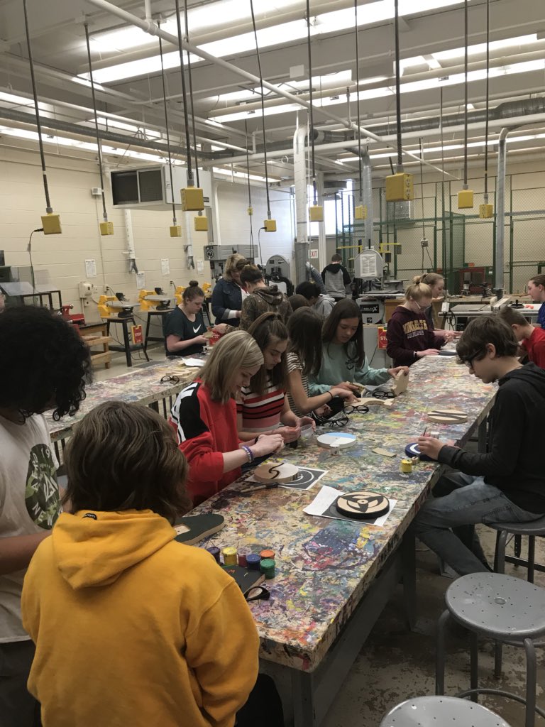 38rudy's tweet photo. #SRRMS 8th Gr Ss working on their wooden clock projects today in #IndustrialTechnologies class. #designing #sawing #sanding #staining #woodburning #creating @isd47 https://t.co/qX8CEKhEDM